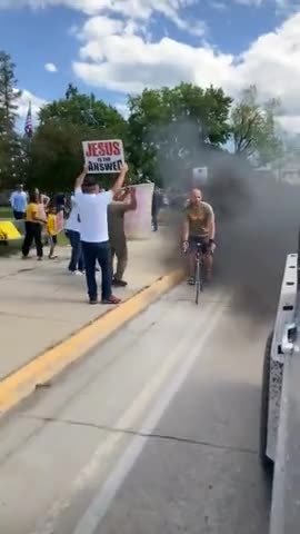 Smoking the No Kings rally out