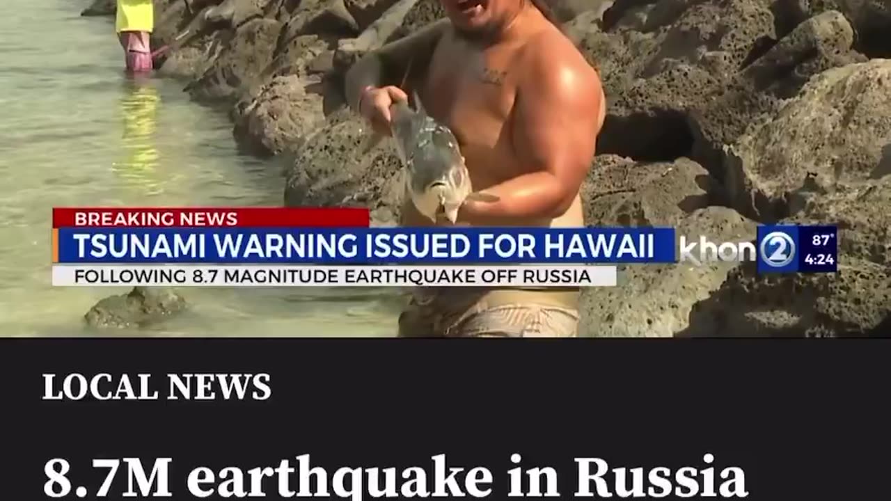 Some people still on beaches in Hawaii after Tsunami warning continues