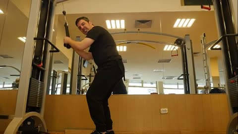 Назобени батки дебнат отвсякъде с огромните си ръки