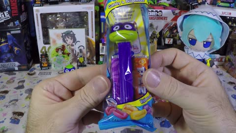 PEZ Teenage Mutant Ninja Turtles TMNT dispenser opening