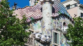 Antoni Gaudí – A zsenialitás kozmikus építésze | Rövid életrajz | Music: SpreadLove & Love4You
