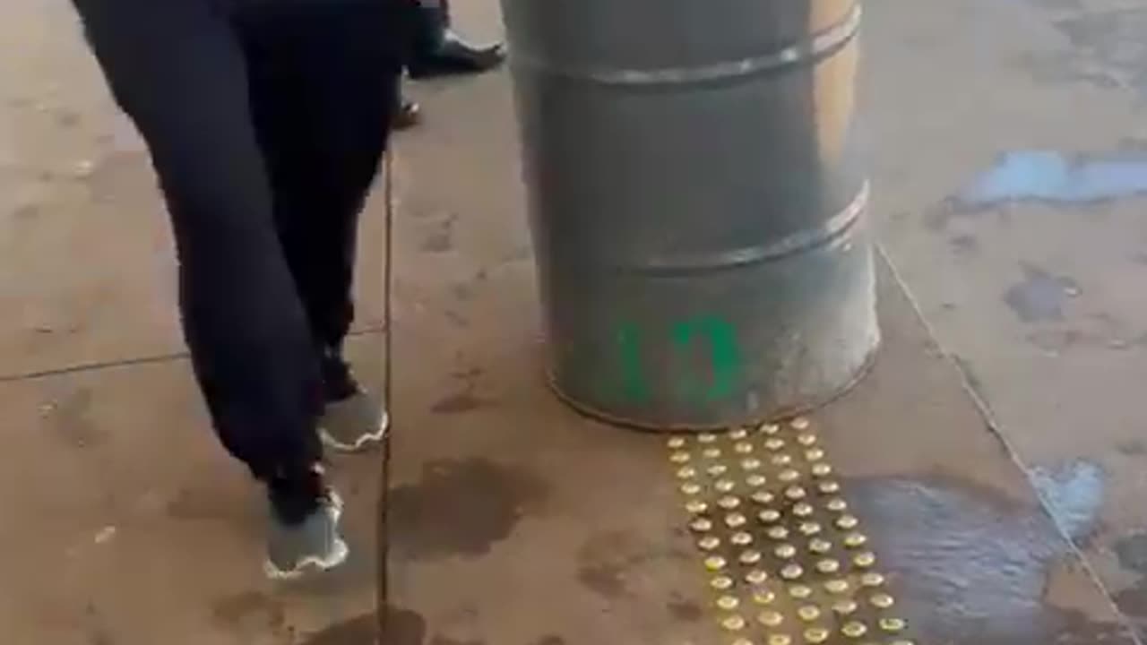 Tragédia de RS - exército omisso comendo de graça