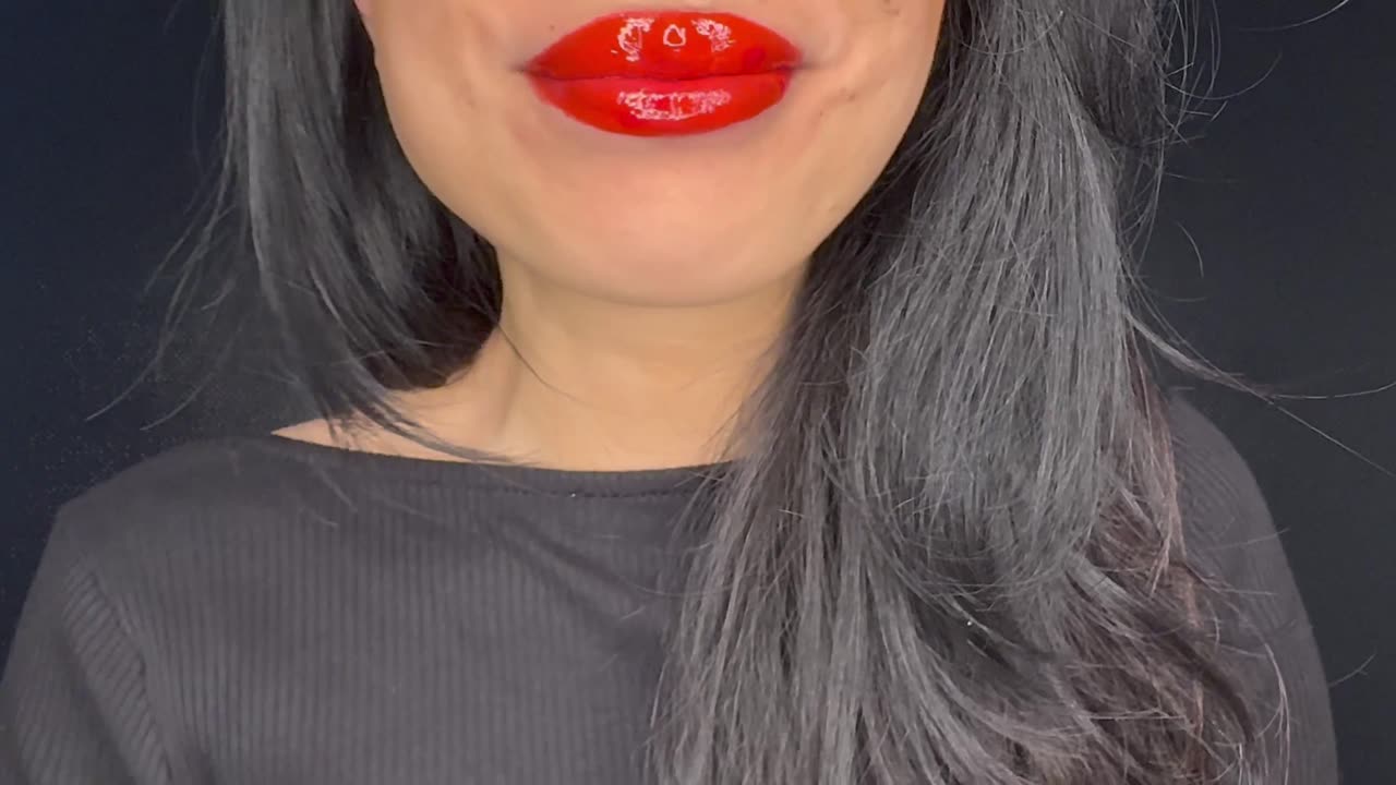 ASMR UPCLOSE GUM CHEWING