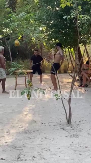 Video: con un balón se divierte Luis Díaz en Cartagena
