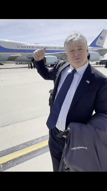 TOP TV JOURNALIST TRAVELS🎬👨‍💼📸🛫WITH TRUMP TO THE MIDDLE EAST🇺🇸🏛️🕺🛫🌍💫