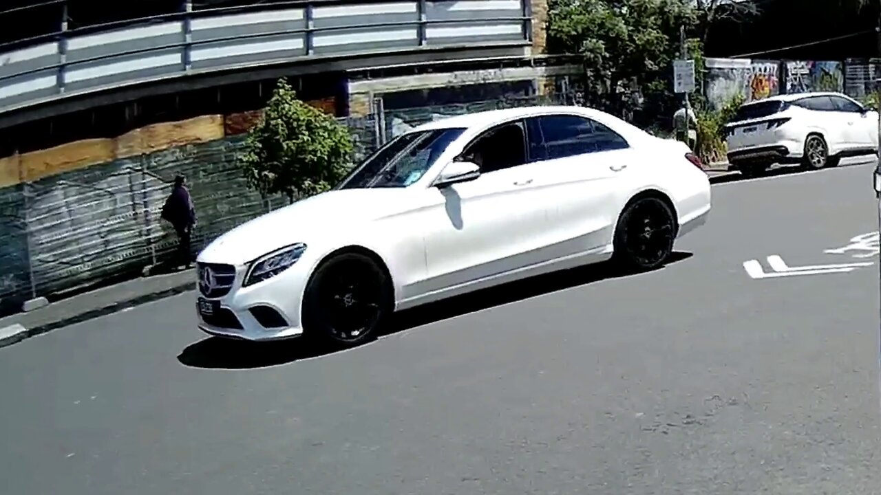 how do you know that you're being watched when you're on a government watch list watch this video