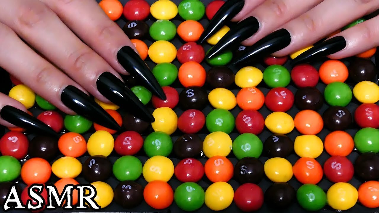 ASMR Tapping & Scratching Halloween Candy 2024 🎃 (no talking)