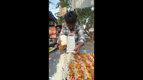 Street style garilc bread tasty foods awesome food yummy famous Allahabad tasty fruit for yummy