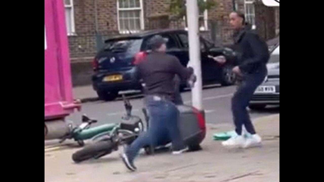 Broad daylight chaos in London — a suspected bike thief