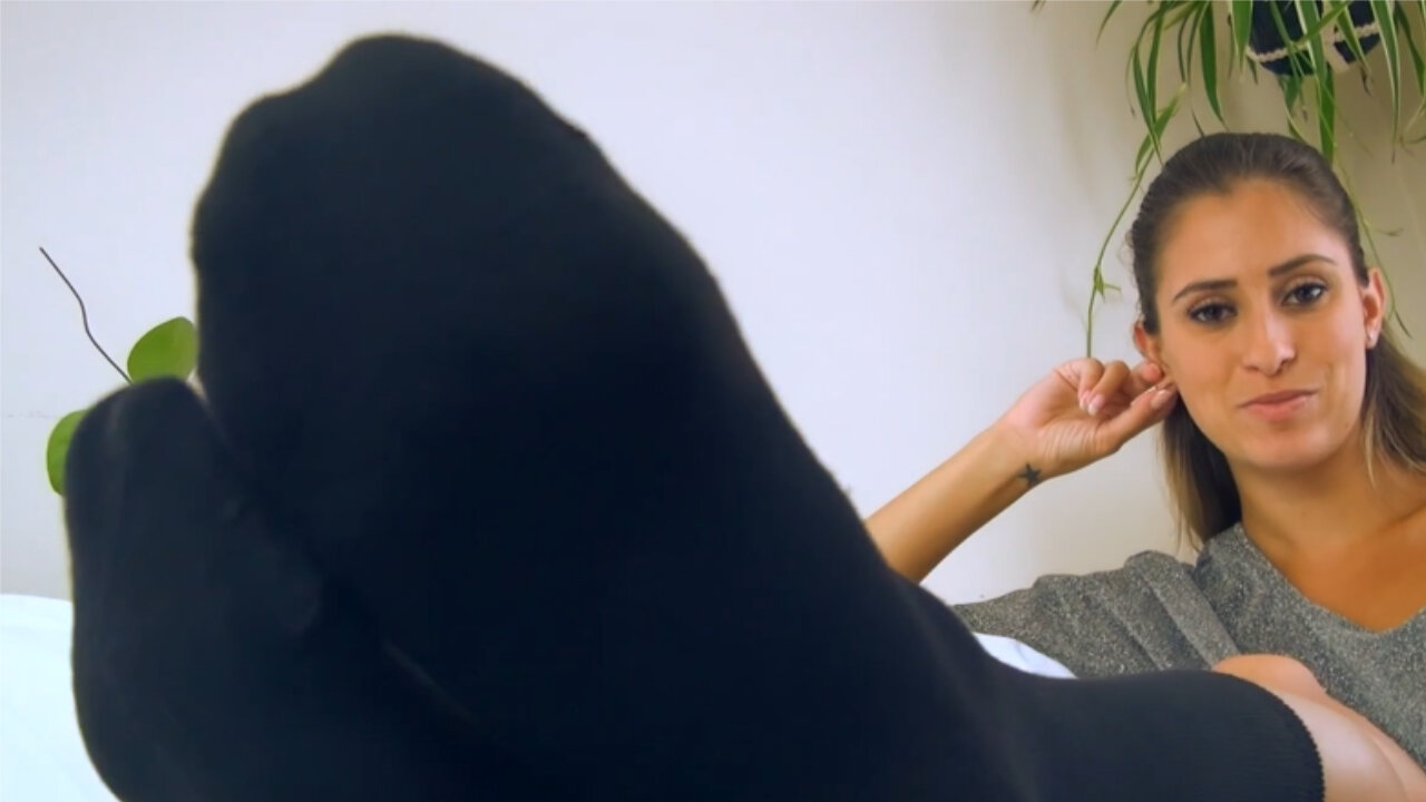 GIANTESS SOCKS CLOSE UP