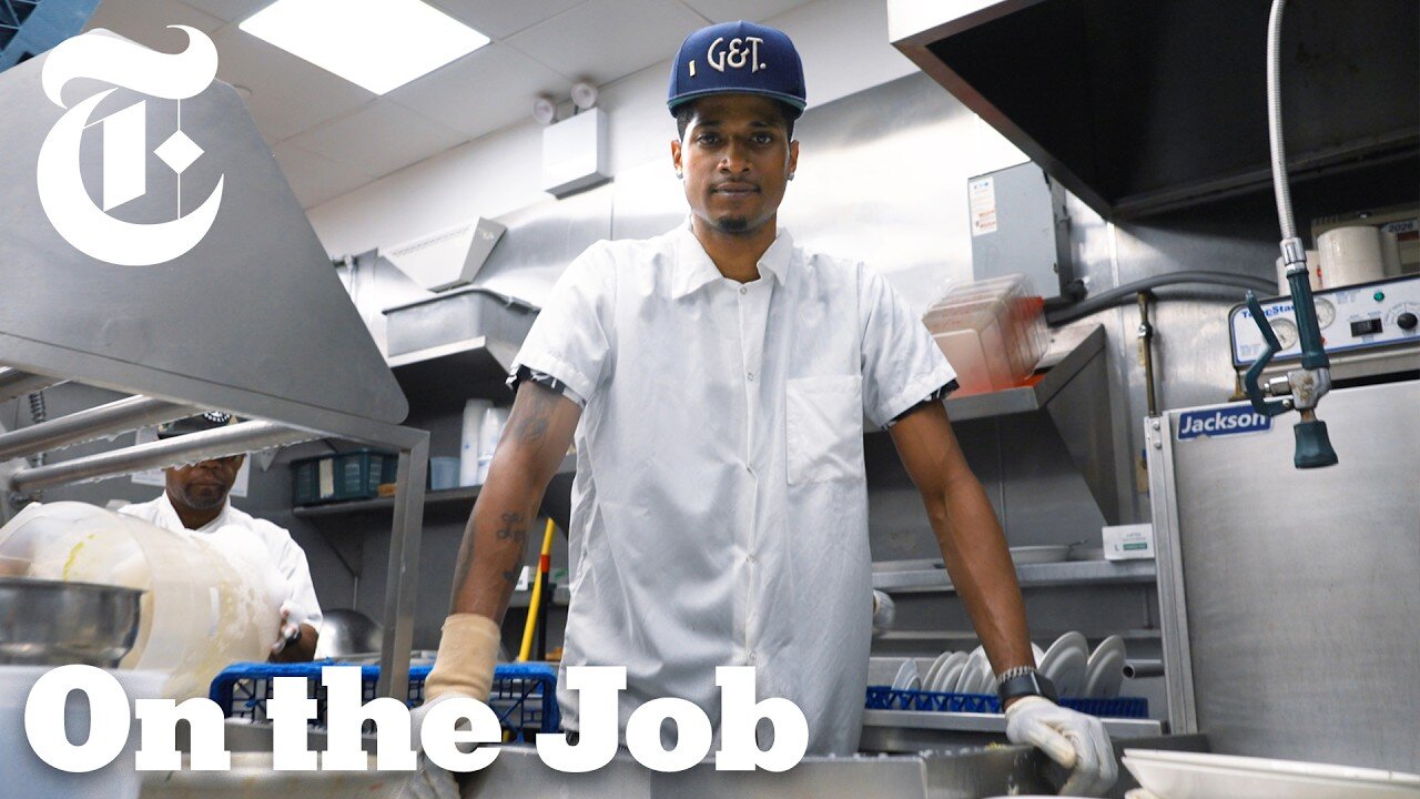 Real Stories From Restaurant Dishwashers in the USA.