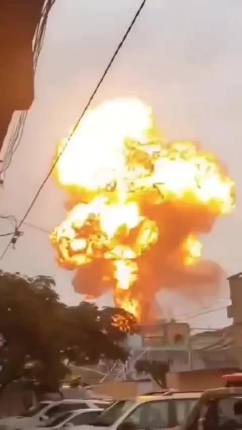 I0F warplanes bombed the Presidential Palace in Y3men