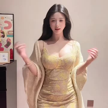 Flowy Ivory Frock Lissome Gentle Dance | Daily Beauty EP 895