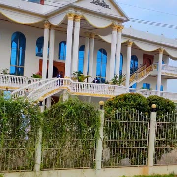 A wonderful house from near to far