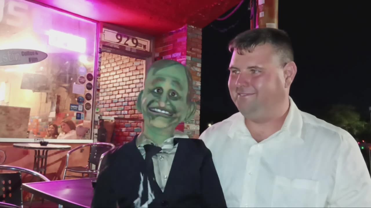 Vance Dykes & Zombie Bush: Heckled By A Crazy Comedian