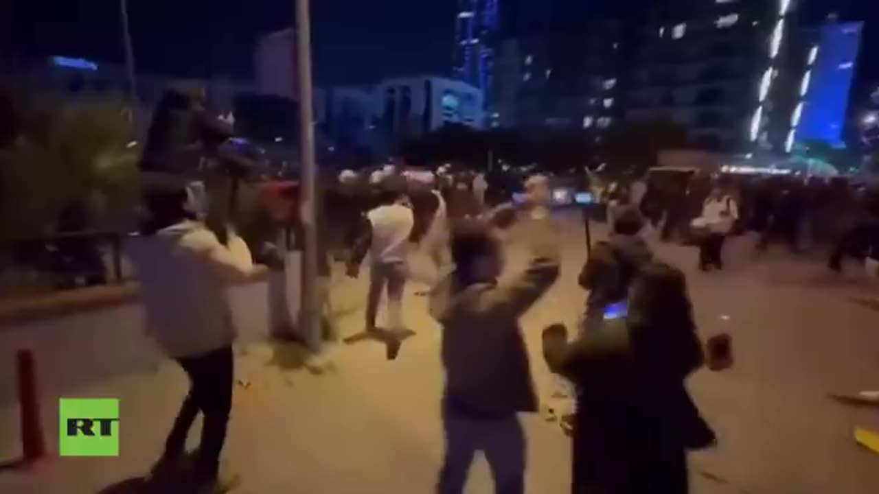 Turquie : manifestations à Izmir dans la soirée du 20 mars pour protester