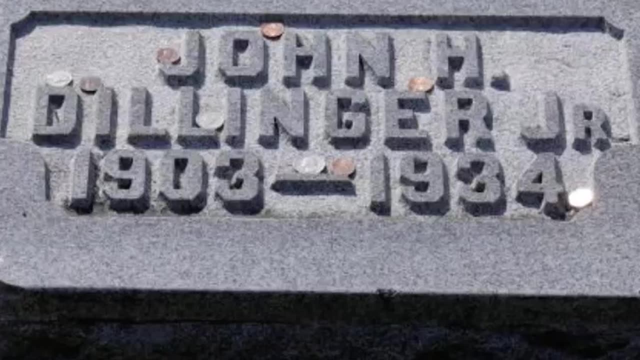FAMOUS GRAVES - VOL. 450: JOHN DILLINGER