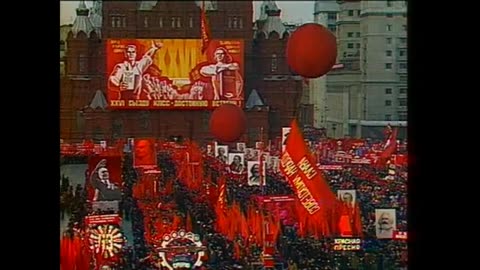 Desfile en conmemoración de la Revolución de Octubre