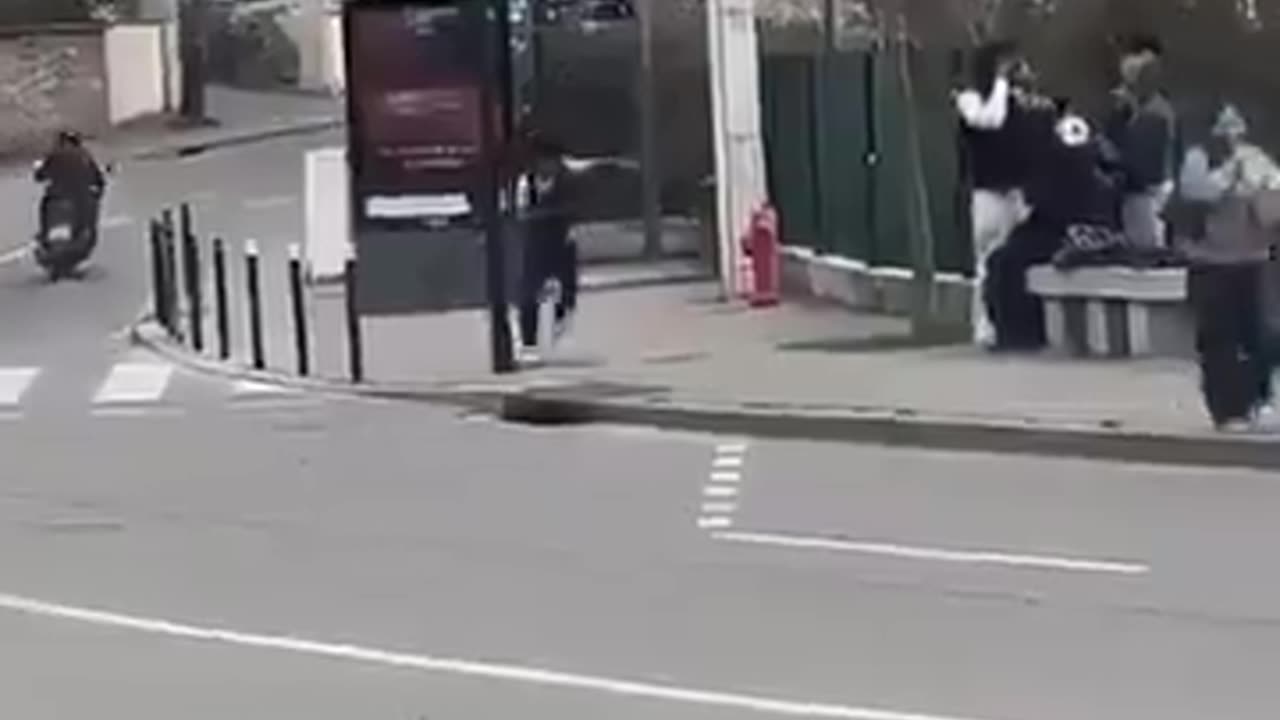 Aix-en-Provence (13) : un jeune homme armé d'une machette a tenté d'attaquer deux élèves
