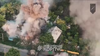 Pair of Ukrainian Tanks Moving On Russian Positions(Incredible Footage)