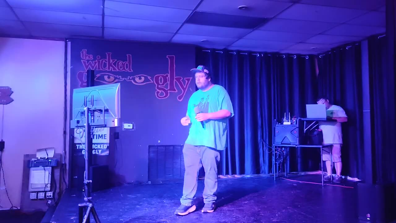 AUTISTIC MAN KILLS GREEN DAY: WELCOME TO PARADISE LIVE COVER