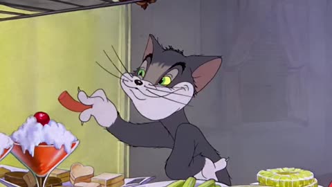 Tom Raids the Fridge 🍗 #tomandjerry#