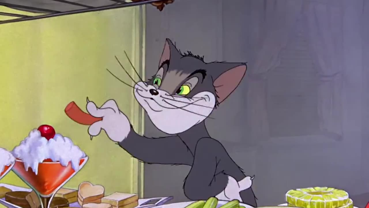 Tom Raids the Fridge 🍗 #tomandjerry#