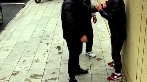 Chinese kung fu, actual street fighting, please do not imitate dangerous moves.