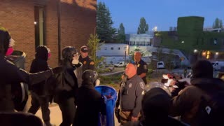 Seattle cops retreat as Antifa rioters start takeover at the University of Washington
