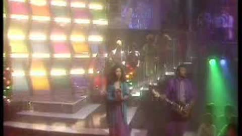 Womack & Womack - Love Wars = TOTP 1984