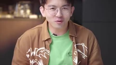 哪个小孔喷水最远？