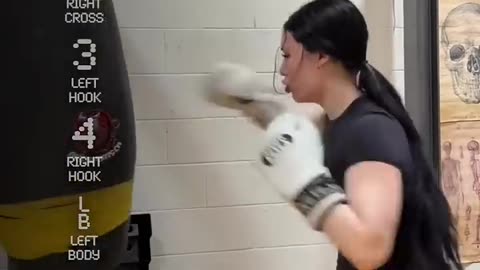Anaami BATTERS the Boxing Heavy Bag