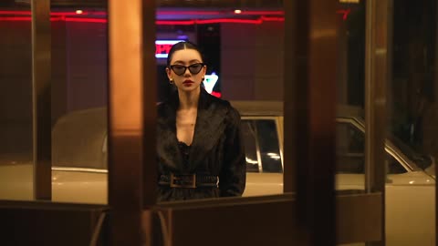 不回头看 也不批评当时的自己