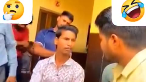 यह स्कूल का टीचर होकर बच्चों को क्या पढ़ा रहा है