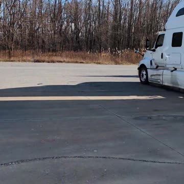 Got it figured #reallifetruckers #ourtruckinglife #truckdriving #truckinlifestyle #trucking