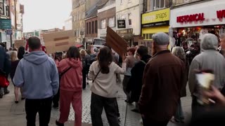 Protesters gather in Windsor ahead of Trump's second state visit