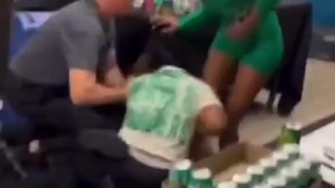 Lakeesha Gas Station Beatdown 4 Seeznin'