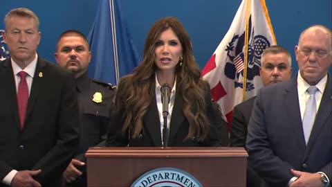 Kristi Noem briefs as manhunt underway for NYC shooting suspect - July 21, 2025
