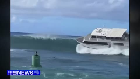 Passenger ferry caught out by wild waves in Hawaii