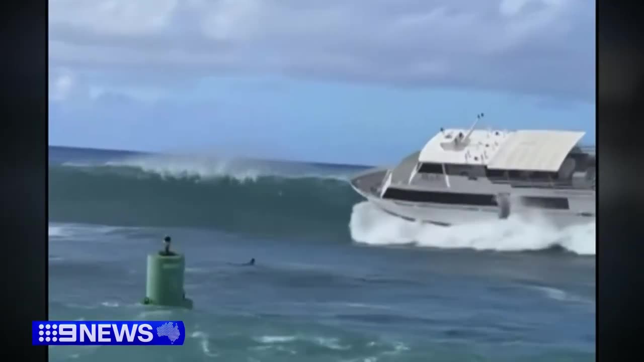 Passenger ferry caught out by wild waves in Hawaii