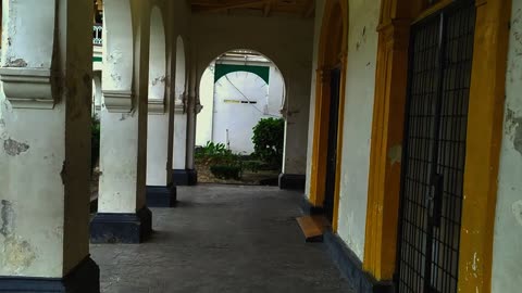 Exploring a Historic Palace – Journey Through Time and Heritage