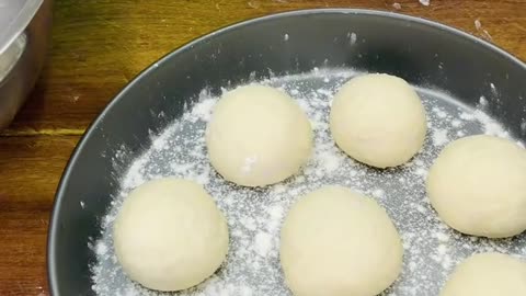Esfiha dentro da frigideira
