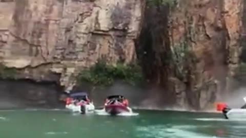 Brazil rock formation collapses on small boats