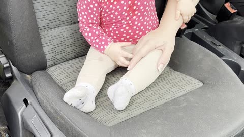 Kayla’s stealing the spotlight in the front seat—one of the cutest moments ever 🍼💖