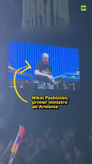 El primer concierto del primer ministro armenio como baterista