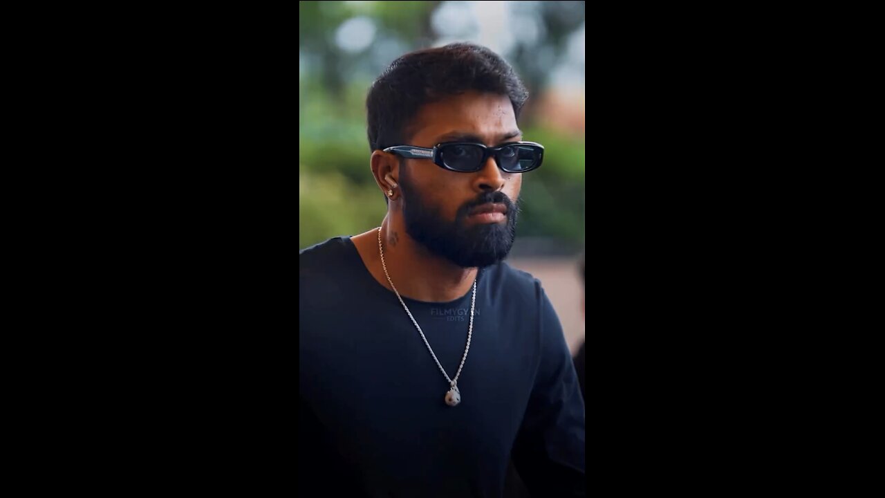 "Hardik Pandya Cool Look In Airport"