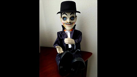 Spooky Animated Doll purchased at @rasputins_curiosities #915collectors #horror #terror