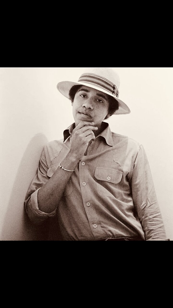 Barry Soetoro is tied to GHW Bush by Lolo Soetoro as his wet man in the oil business