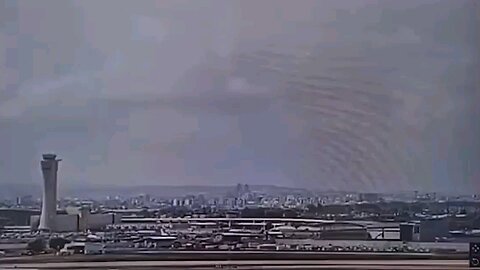 Moment Houthi missile explodes near Tel Aviv airport