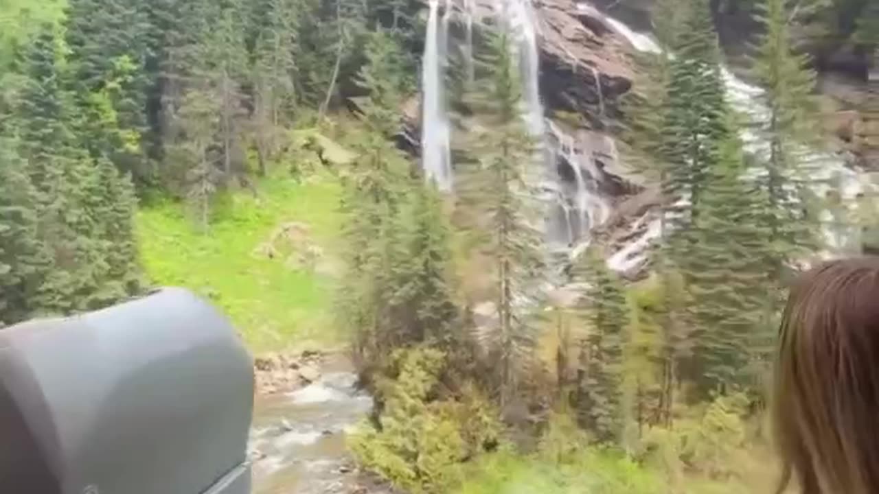 What It’s Like Onboard the Rocky Mountaineer Train! 🚂🌲🏔️